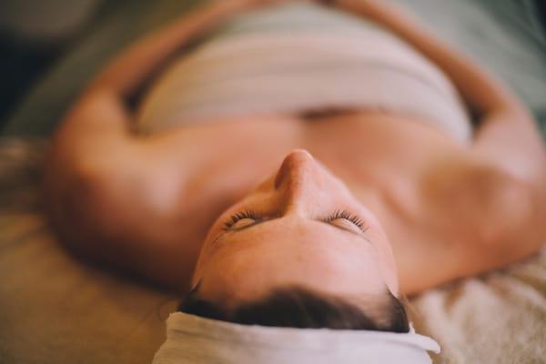 Full-service eco-friendly day spa in west-side Bend, Ore. offering seasonal treatments, products, and packages.