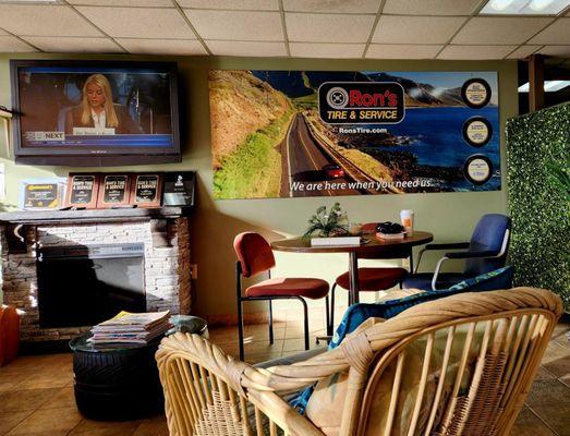 Waiting area, very comfortable.