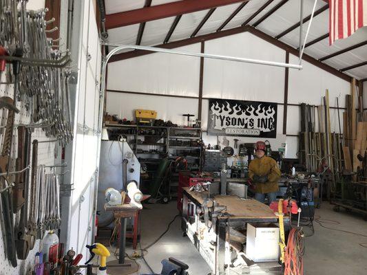 Work Smarter Not Harder
www.bigredpostpuller.com