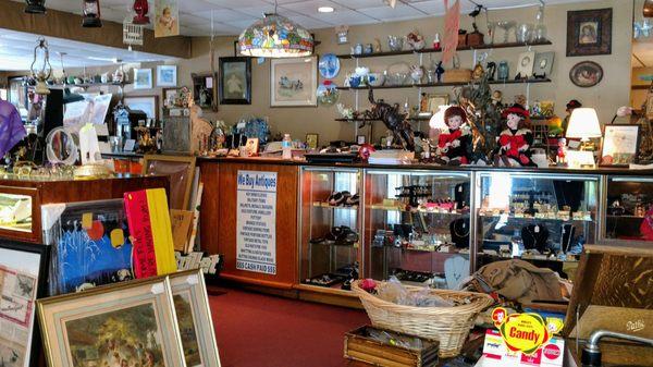 Aunt Vera's Antique Mall