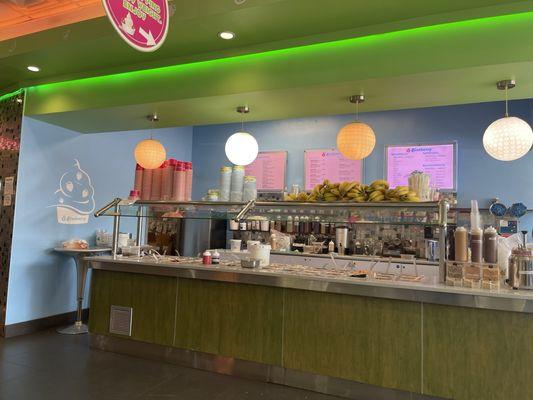 Here you choose any topping with your favorite yogurt. There is freshly made whipped cream and fudge or marshmallow cream as a topping. Yum