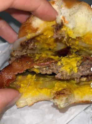 Cheeseburger (added bacon)