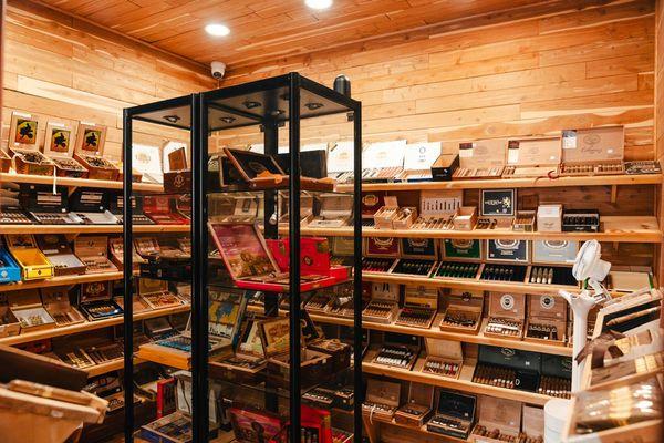 J & J Smoke Shop Corp