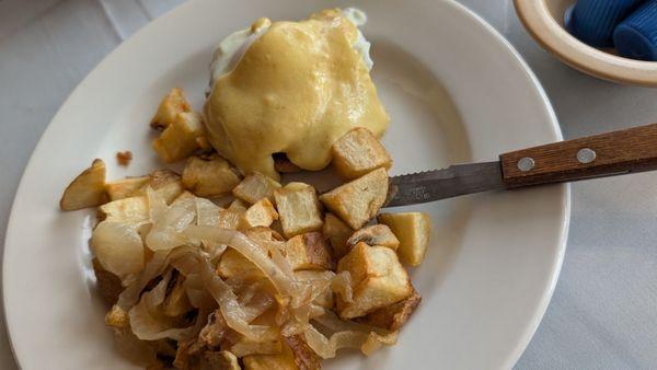 Half order of eggs benedict, the sauce was under the heat lamp. Too long looked and tasted awful