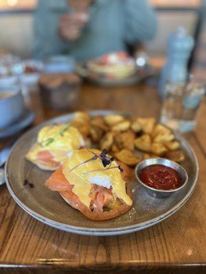 Salmon Benedict