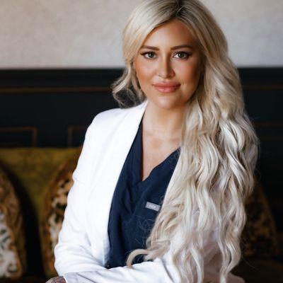 Taya Reeves, RN
Owner, injector, and practice manager at The Aesthetic Parlour in historic downtown Franklin, Tennessee