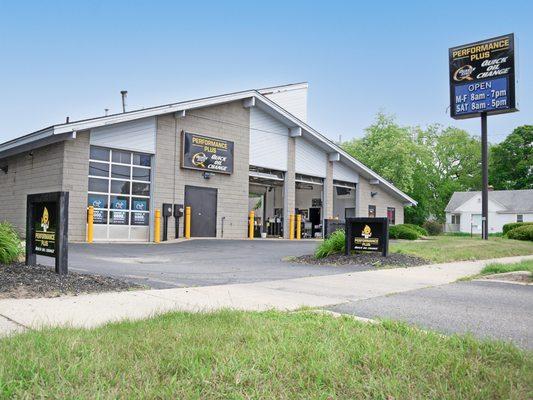 Performance Plus Quick Oil Change Wyoming - Oil Change Building