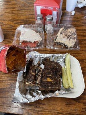 Heidi's Ugly Cakes & Sandwich Shop