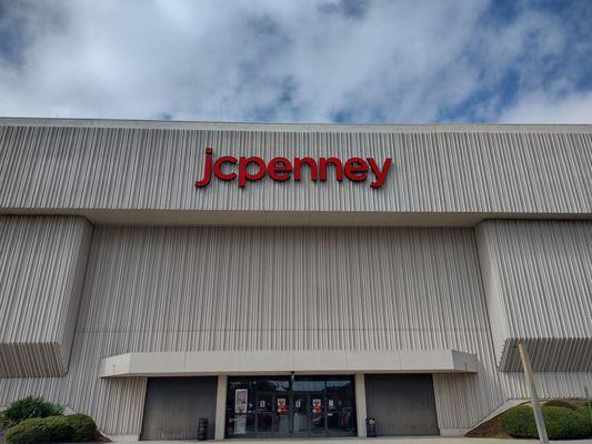 Front entrance to JCPenney.