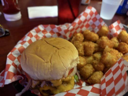 Easy burger with tots