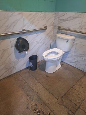 El baño limpio y con olor a limpio