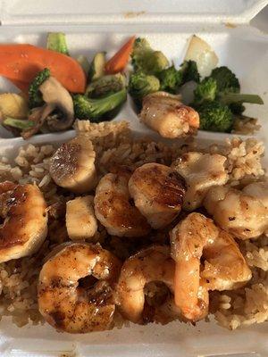 Shrimp and scallops hibachi dinner