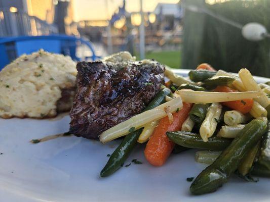 MJ's Restaurant Bar & Grill