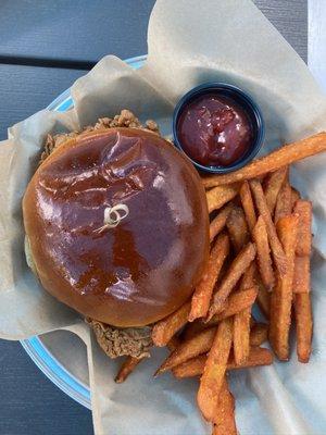 Burger with bacon/jalapeño marmalade
