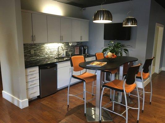 Thrifty Office Furniture