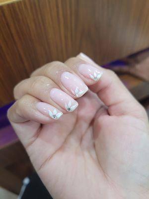 Color: bubble bath Leon is amazing at nailing what I ask for with designs