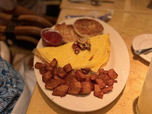 Factory Create an Omelette with potatoes and toast
