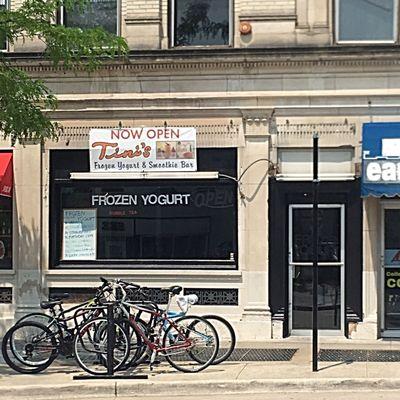 Tini’s Frozen Yogurt And More