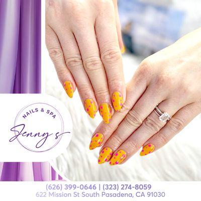 Playful polka dot nails to brighten up your summer!
ℬℴℴℴℴℯℴ