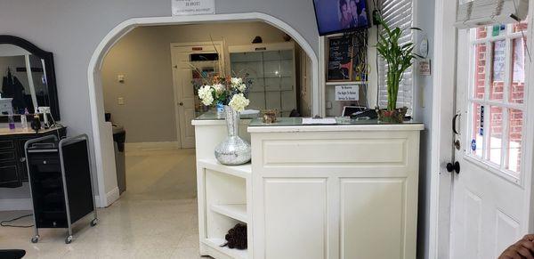 Lilly's Dominican Hair Plus Salon