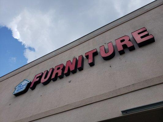 Sign used on building behind KFC on Jonesboro Rd