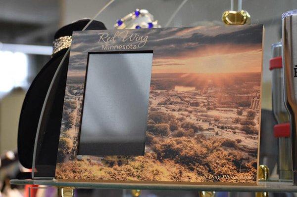 Backwoods Framing & Engraving