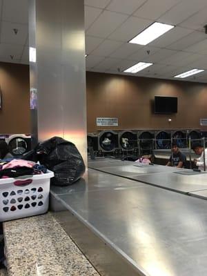 24 hour coin laundry