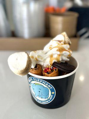 Thailand In A Cup (Thai Tea) w/ Sprinkles, Oreos, & Caramel drizzle on top