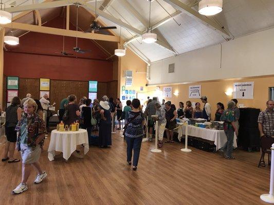 Very organized food lines