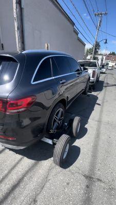 Wheel lift with Tow Dollies for vehicle transport