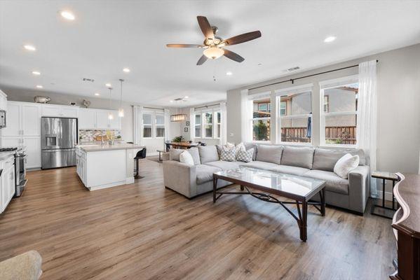 Homes by Samantha - Samantha Olazabal