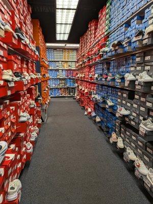 Tradehome Shoes