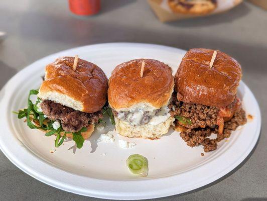 Fig & Goat Cheese, Truffle Mushroom, and Korean Sloppy Joe | Instagram: @telephonesmoothie