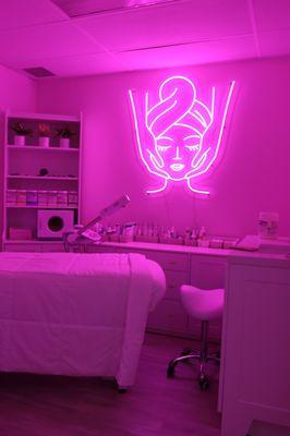 Facial Room