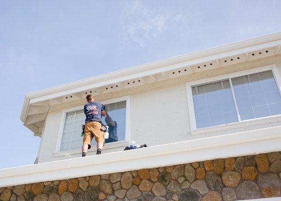 HanitaTek exterior silver 35%xtra.
72% heat rejection
62% glare reduction
99% uv protection