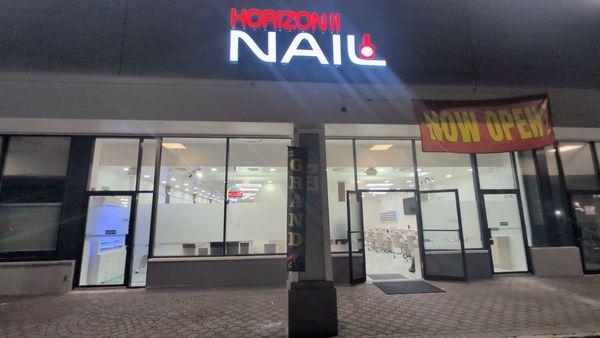 Horizon II Nails