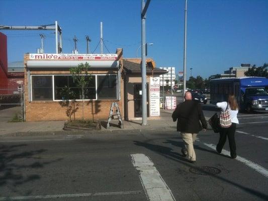 Milo's - Cheap and Taasssssssty