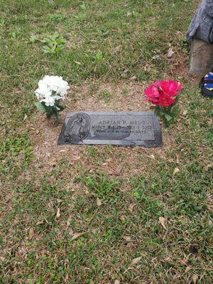 Hollywood Memorials & Cemetery