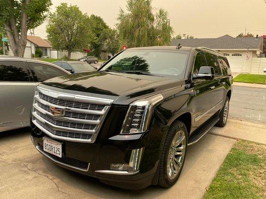 Cadillac Escalade ESV Limo