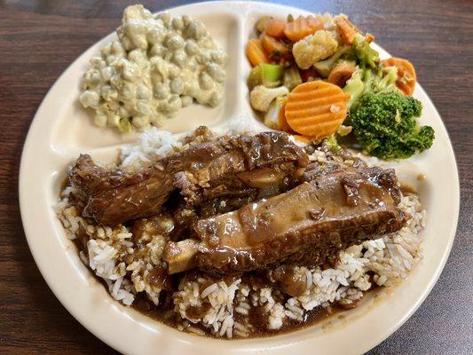 Wednesday Lunch: Riblets, Rice & Gravy, Grilled Veggies, and Green Pea Salad. Also includes a small Green Salad and Dessert!
