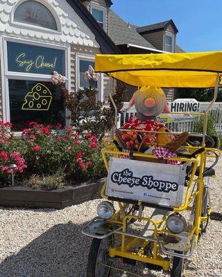 Marvin in the Mouse Mobile outside the shop!