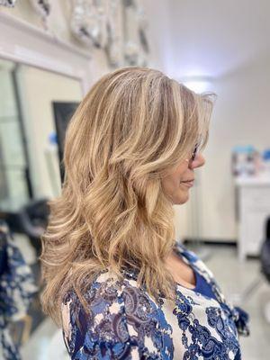 Retouch color & highlights, trim and deep conditioner