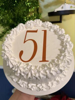 I opted for no bells or whistles - it's a thin vanilla cake base, topped with two froyo flavor layers. Yum!