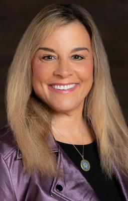 Leslie Tucker - Re/Max First Realty