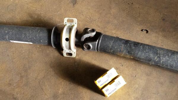 Universal Joints and driveshaft work