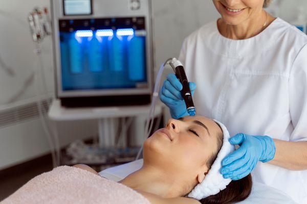 Hydrafacials