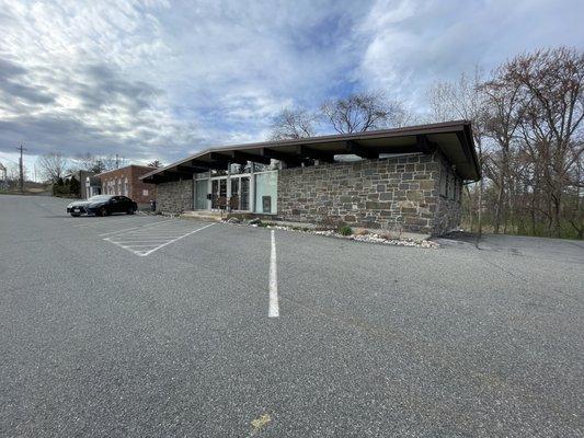 1525 Western Ave. Albany, NY 12203