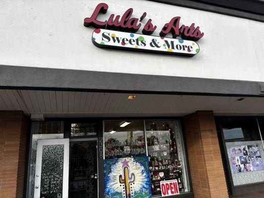 Lula’s Arts, Sweets & More