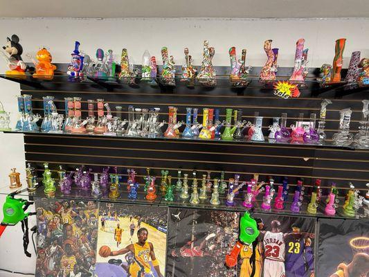 Bongs, water pipes, and glass accessories in stock