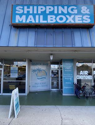 Quick Ship is located in the same shopping plaza as Big Lots and Aaron's.